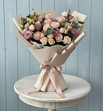 Букет цветов из:  Розы и Лизиантусы в Щелкане