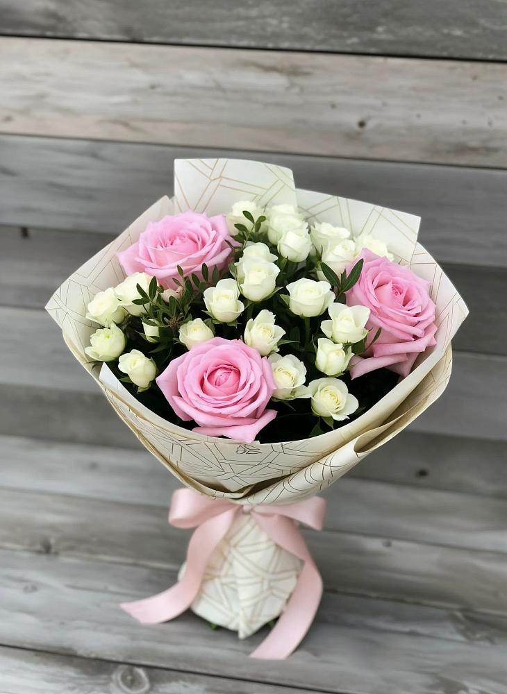 Букет цветов из: Розы в Щелкане