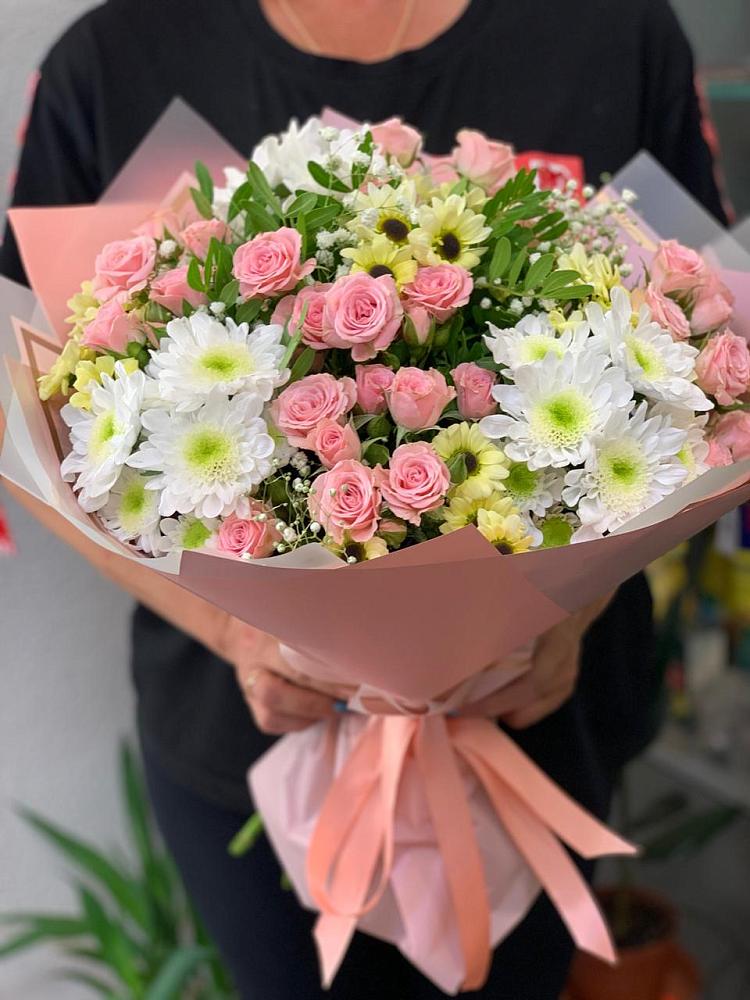 Букет цветов из: Розы и Хризантемы в Щелкане