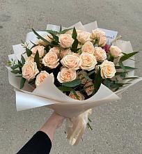 Букет Кремовые розы Латте в Щелкане