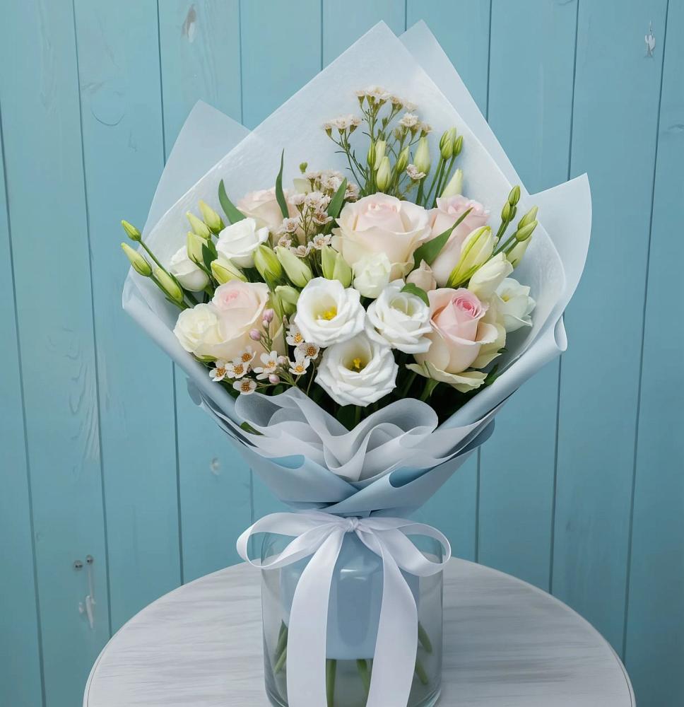 Букет цветов из: Розы и Лизиантусы в Щелкане