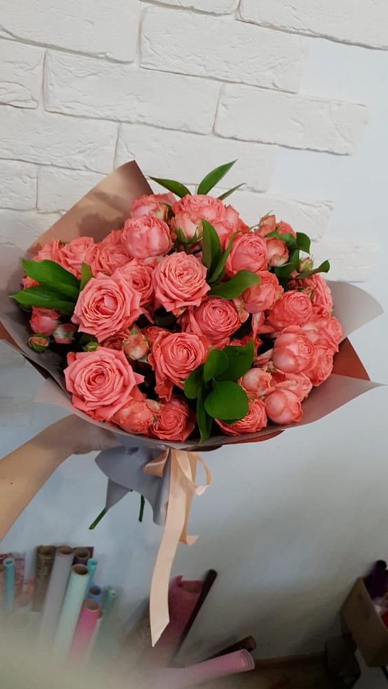 Букет цветов из: Розы в Щелкане