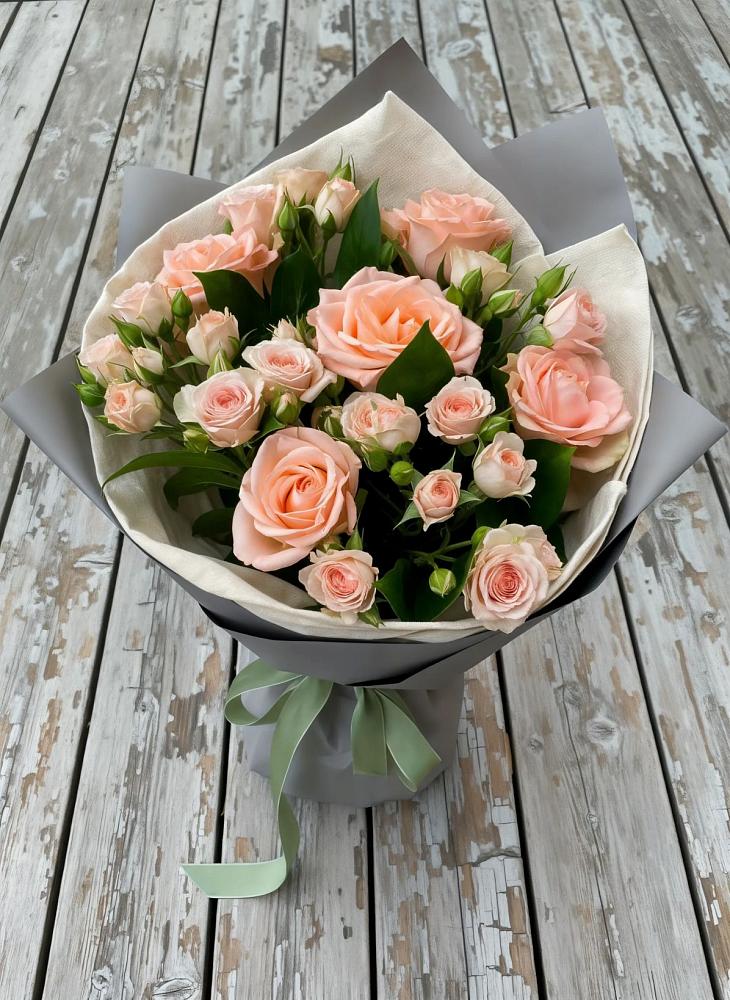 Букет цветов из: Розы в Щелкане