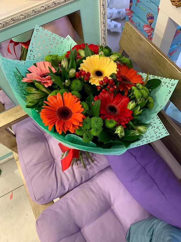 Букет цветов из: Герберы, Хризантемы и Альстромерии в Щелкане
