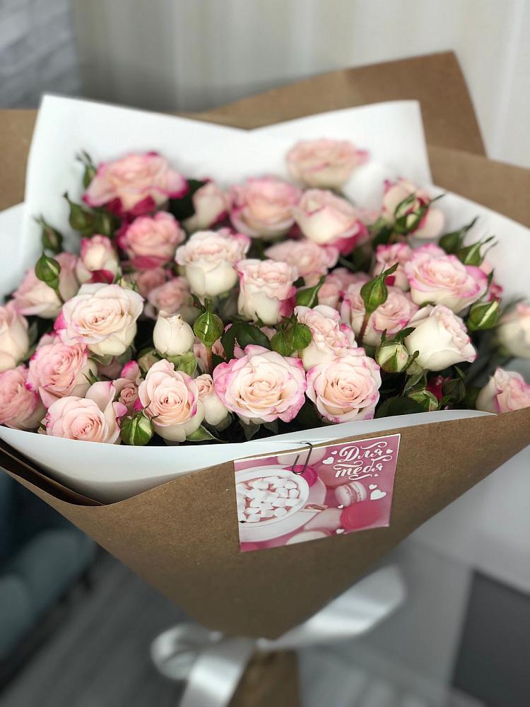 Букет цветов из: Розы в Щелкане