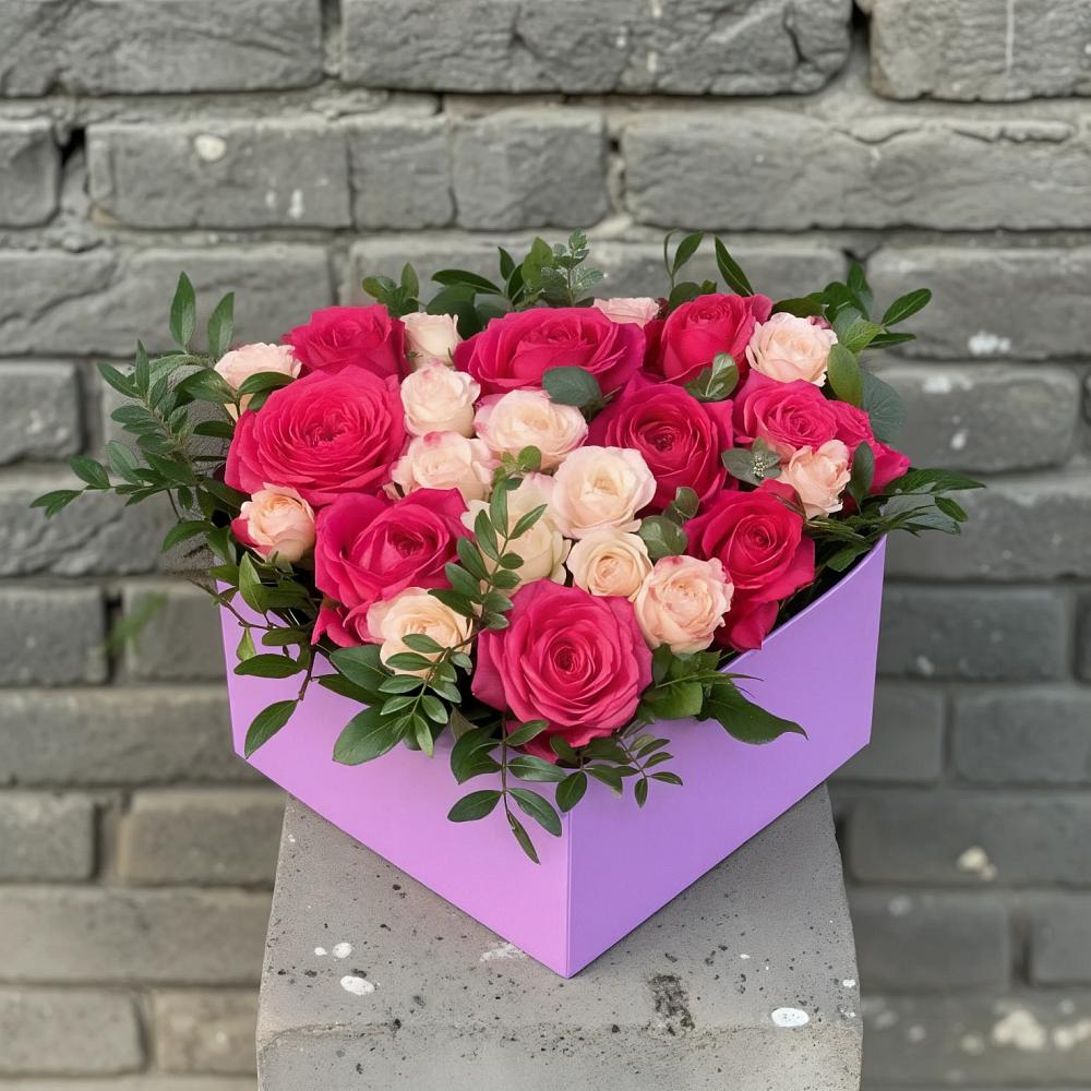 Цветочная композиция из Розы в коробке в Щелкане