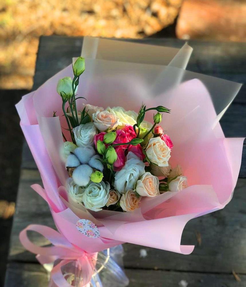 Букет цветов из: Розы и Лизиантусы в Щелкане