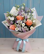 Букет цветов из:  Лизиантусы, Розы, Альстромерии и Гипсофила в Щелкане
