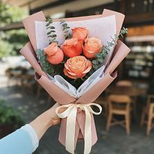 Букет цветов из:  Розы в Щелкане
