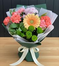 Букет цветов из:  Гвоздики, Розы, Герберы и Хризантемы в Щелкане