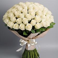 Букет 101 беля роза Белоснежка в Щелкане