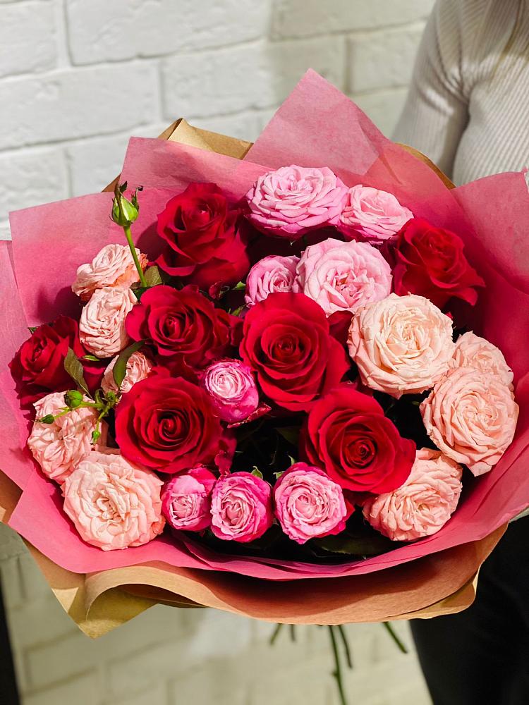 Букет цветов из: Розы в Щелкане