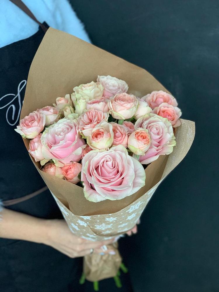 Букет цветов из: Хризантемы и Розы в Щелкане