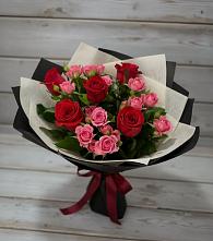 Букет цветов из:  Розы в Щелкане