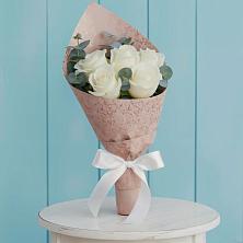 Букет цветов из:  Розы в Щелкане