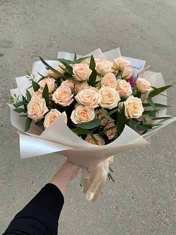 Букет Кремовые розы Латте в Щелкане