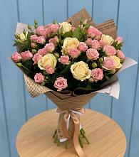 Букет цветов из:  Розы в Щелкане