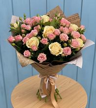 Букет цветов из:  Розы в Щелкане
