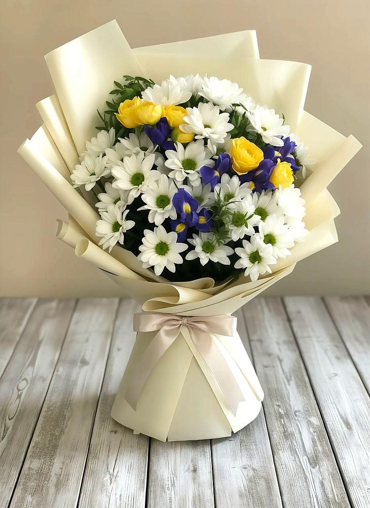 Букет цветов из: Ирисы, Хризантемы и Розы в Щелкане