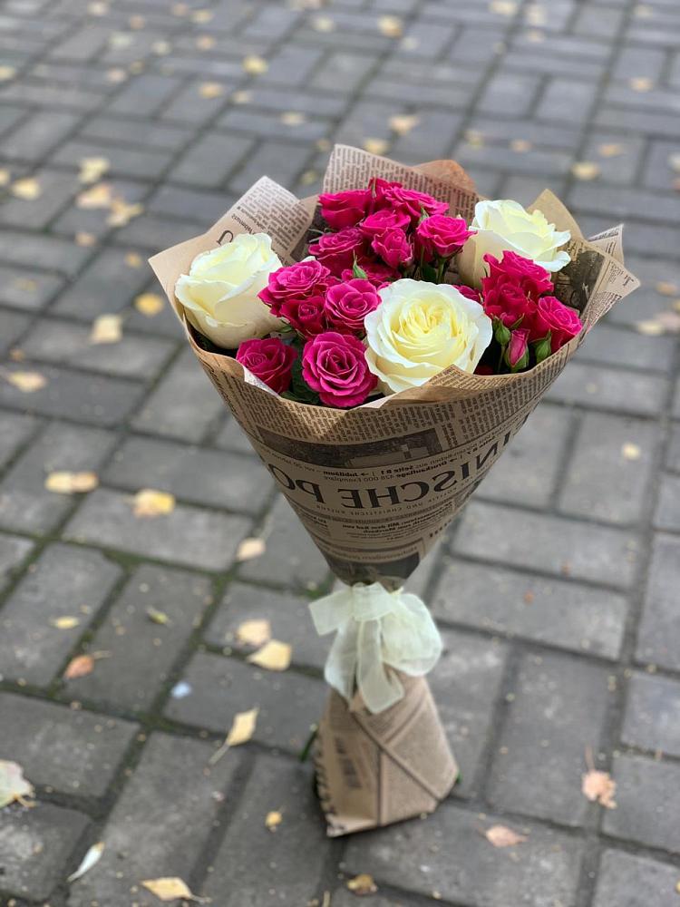 Букет цветов из: Розы в Щелкане