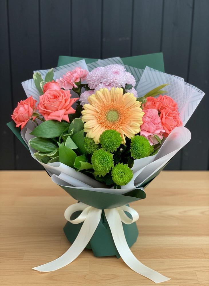 Букет цветов из: Гвоздики, Розы, Герберы и Хризантемы в Щелкане
