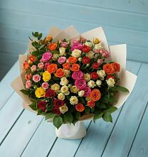 Букет Микс из разноцветных кустовых роз в Щелкане