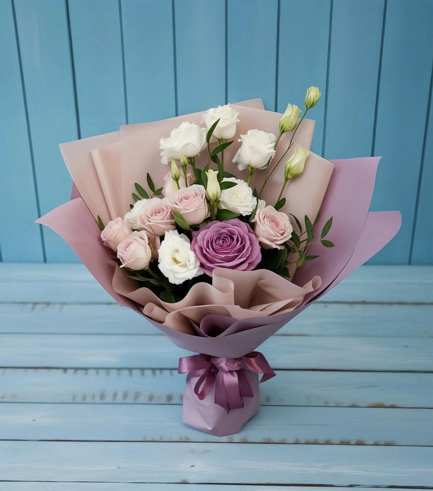 Букет цветов из: Розы и Лизиантусы в Щелкане